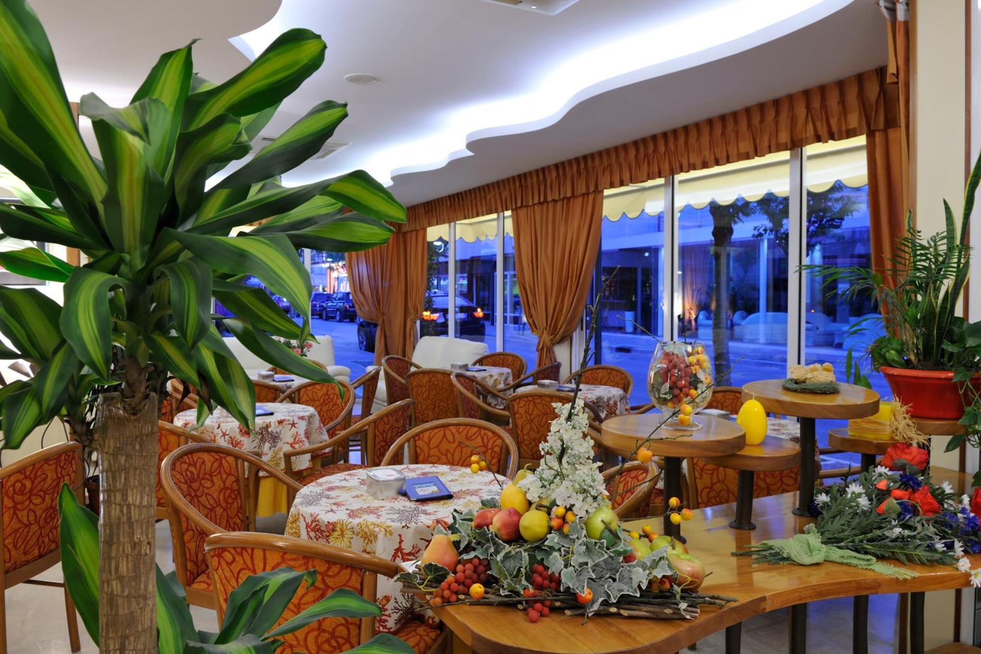 Hotel Al Prater Линьяно-Саббьядоро Экстерьер фото