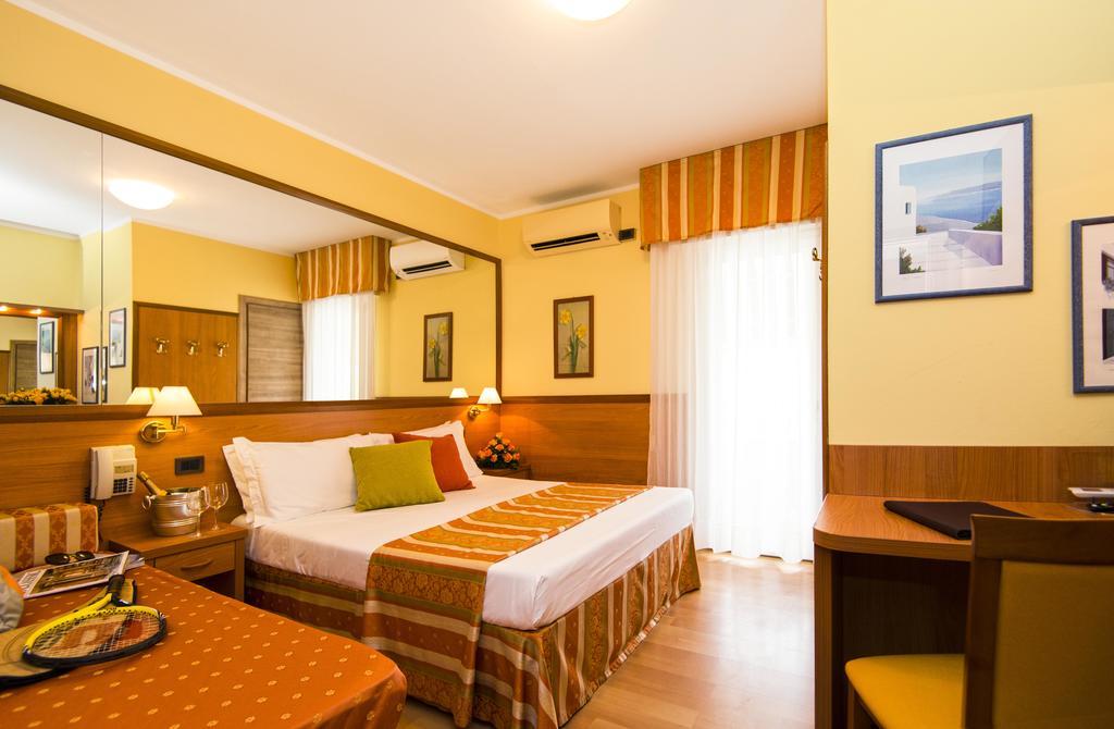 Hotel Al Prater Линьяно-Саббьядоро Экстерьер фото