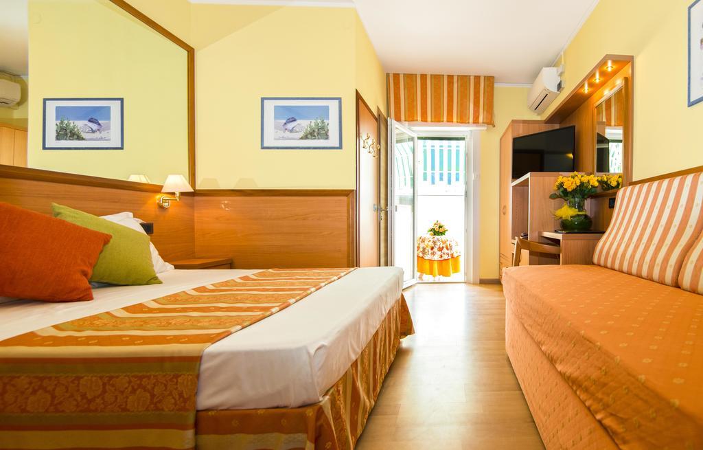 Hotel Al Prater Линьяно-Саббьядоро Экстерьер фото