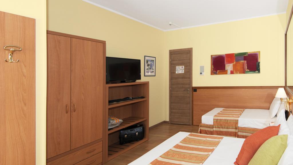 Hotel Al Prater Линьяно-Саббьядоро Экстерьер фото