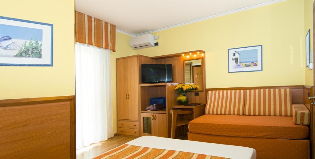 Hotel Al Prater Линьяно-Саббьядоро Экстерьер фото
