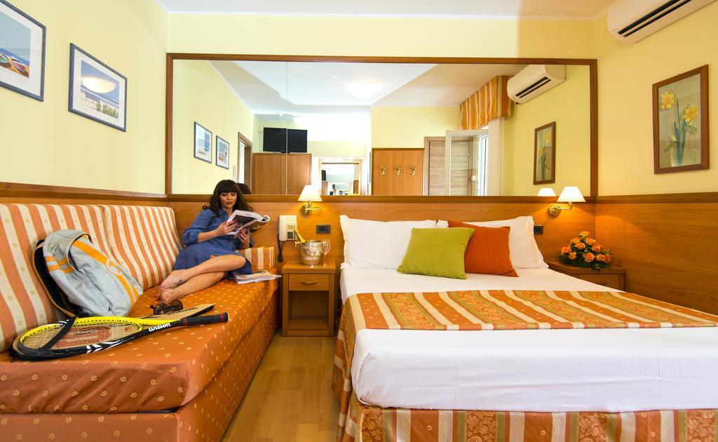 Hotel Al Prater Линьяно-Саббьядоро Экстерьер фото