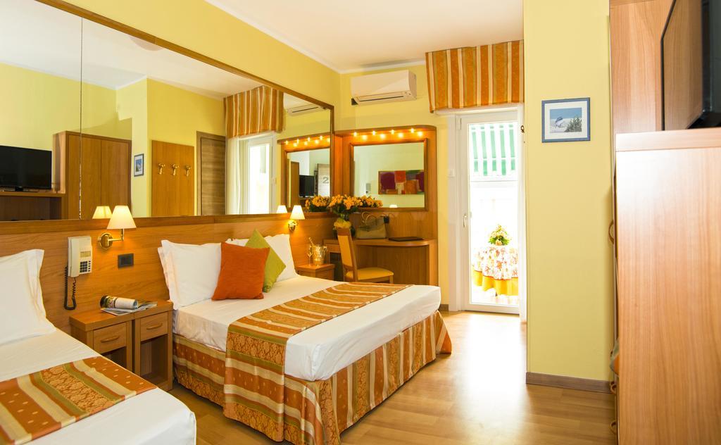 Hotel Al Prater Линьяно-Саббьядоро Экстерьер фото