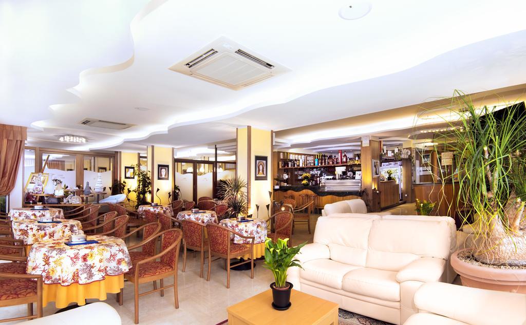 Hotel Al Prater Линьяно-Саббьядоро Экстерьер фото
