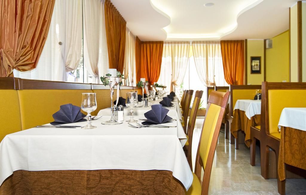 Hotel Al Prater Линьяно-Саббьядоро Экстерьер фото