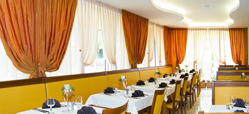 Hotel Al Prater Линьяно-Саббьядоро Экстерьер фото