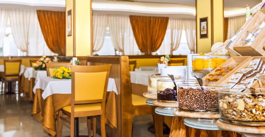 Hotel Al Prater Линьяно-Саббьядоро Экстерьер фото