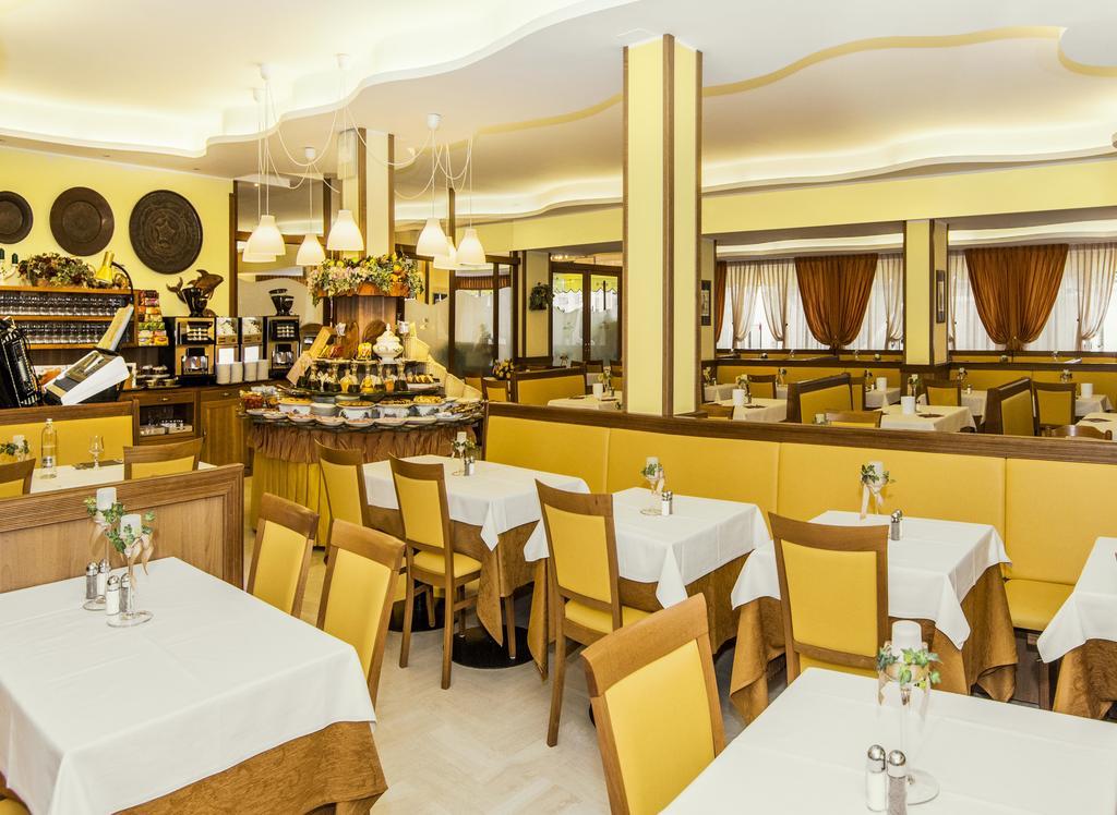 Hotel Al Prater Линьяно-Саббьядоро Экстерьер фото